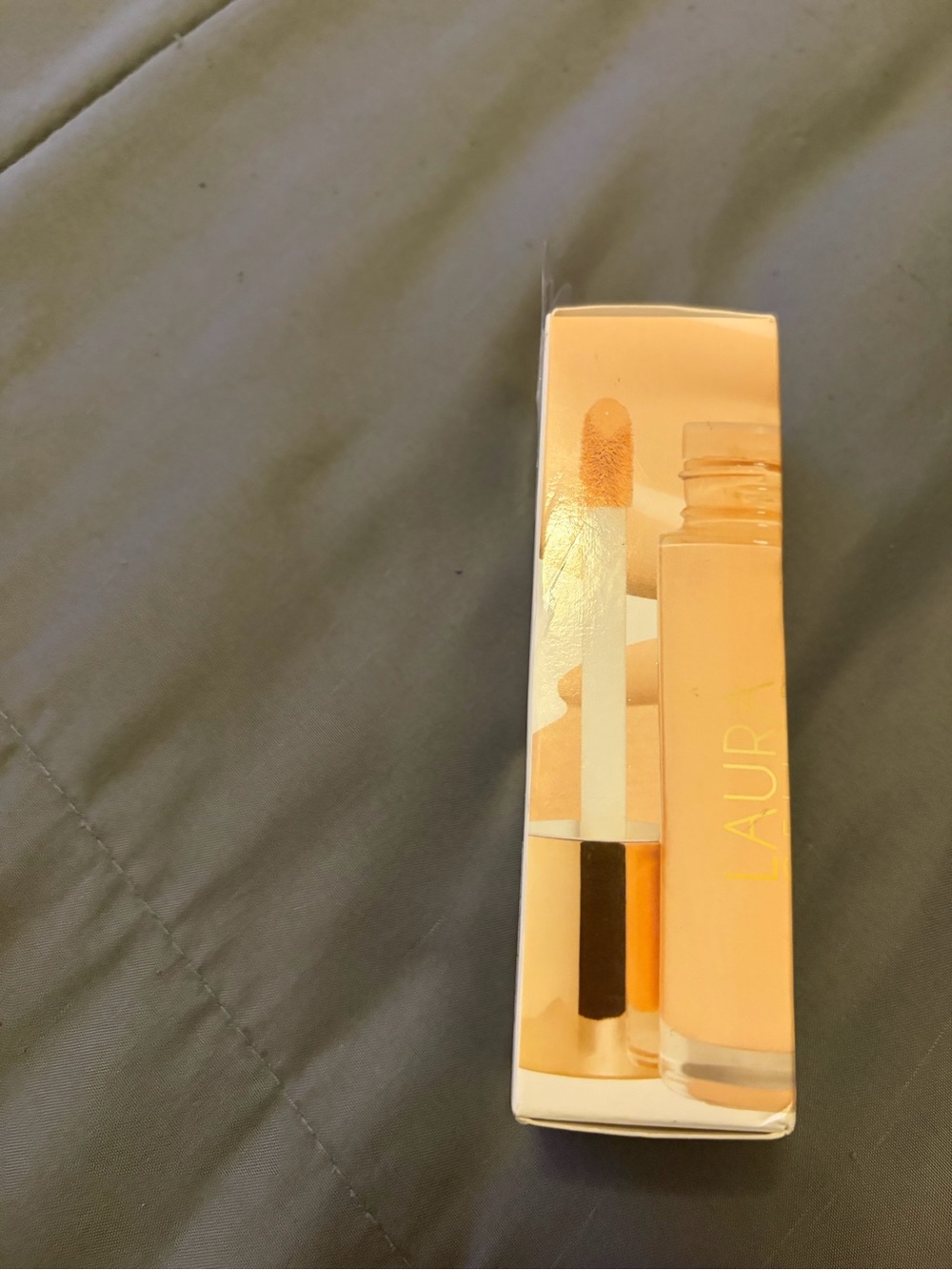 Laura Geller Double Take Liquid Foundation - Picture 4 of 4